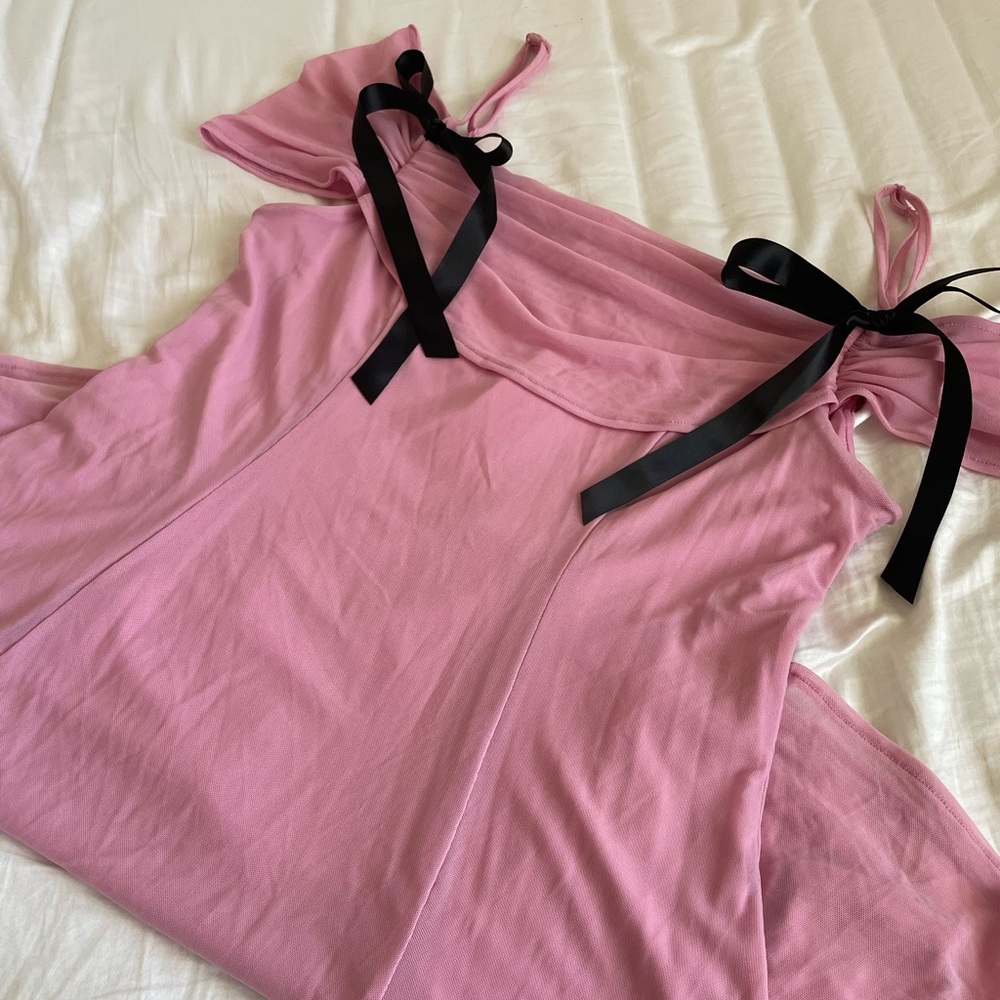 NWT Kimchi Blue Mesh Cold-Shoulder Mini Dress 🎀🖤